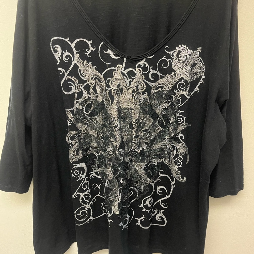 Woman’s 3/4 length sleeves shirt